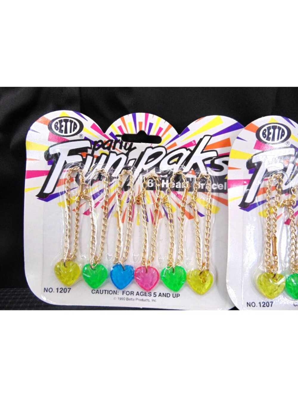 Vintage 90s Betta Party Favors Gold Tone Heart Bracelets Lot 2 Cards Pink Blue - Picture 3 of 6
